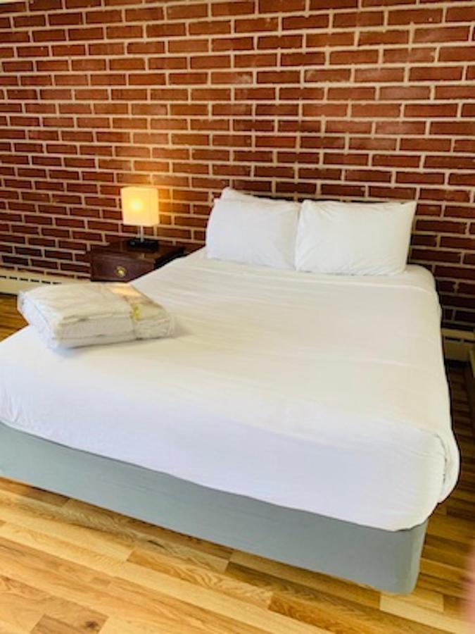 Lancaster Motor Inn Dış mekan fotoğraf