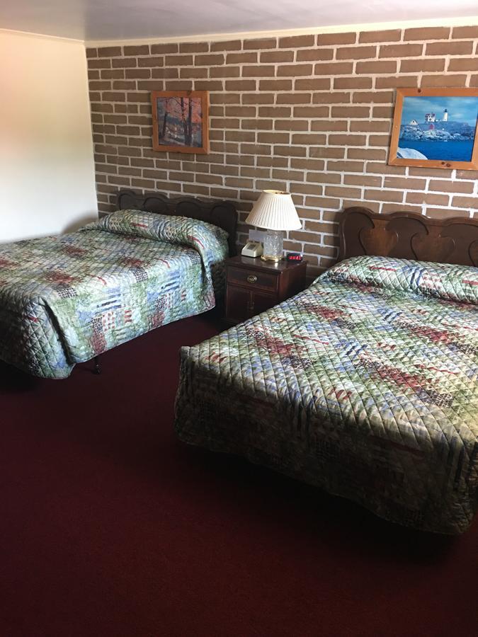 Lancaster Motor Inn Dış mekan fotoğraf