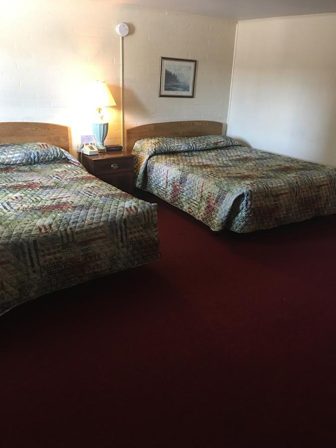 Lancaster Motor Inn Dış mekan fotoğraf