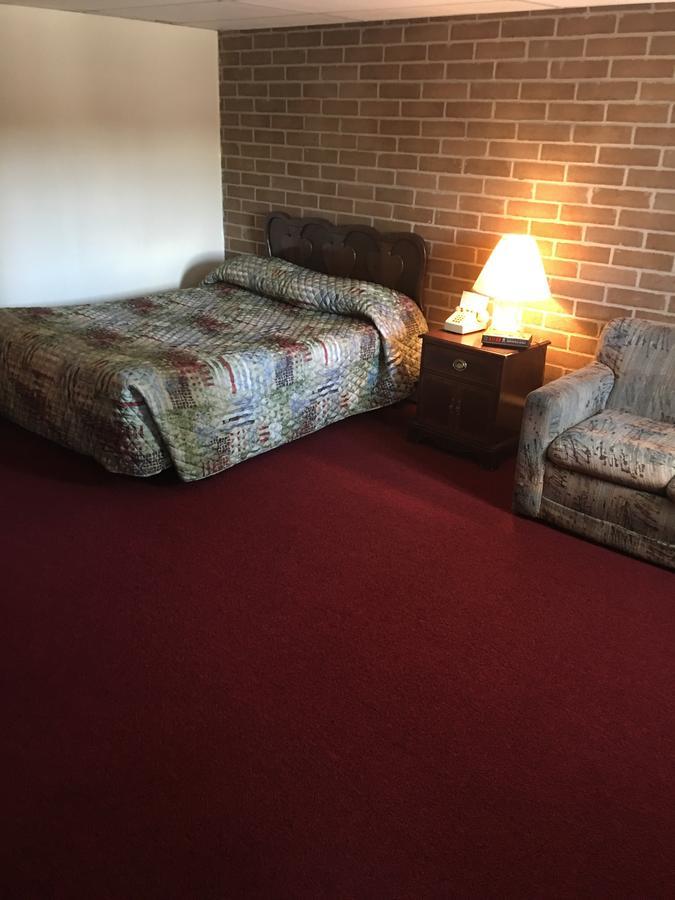 Lancaster Motor Inn Dış mekan fotoğraf