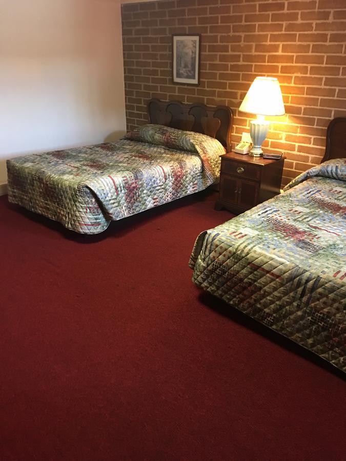 Lancaster Motor Inn Dış mekan fotoğraf