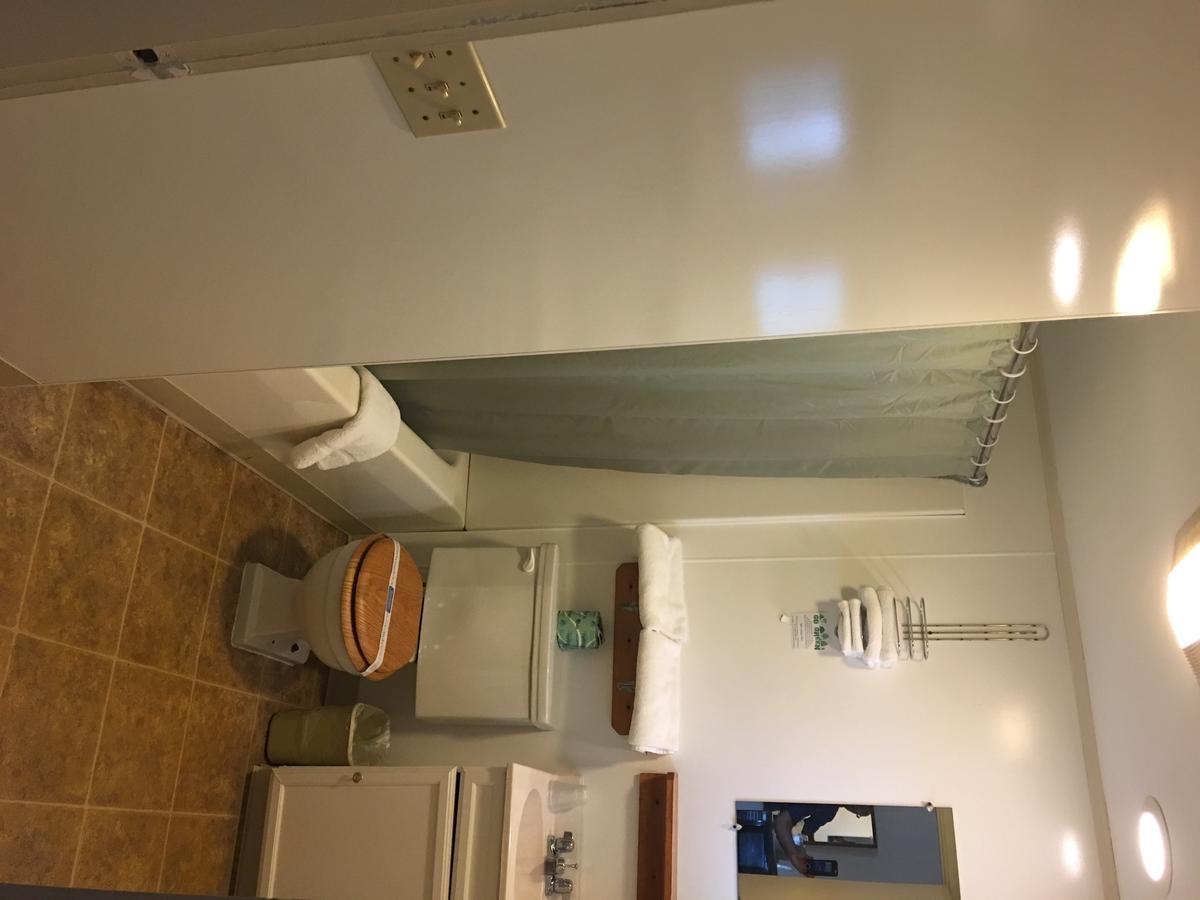 Lancaster Motor Inn Dış mekan fotoğraf