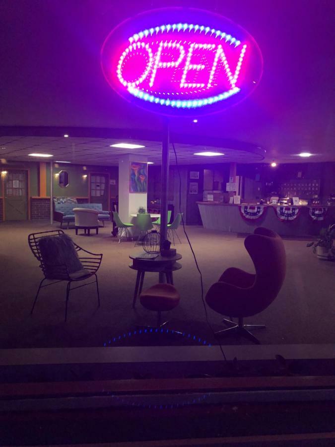 Lancaster Motor Inn Dış mekan fotoğraf