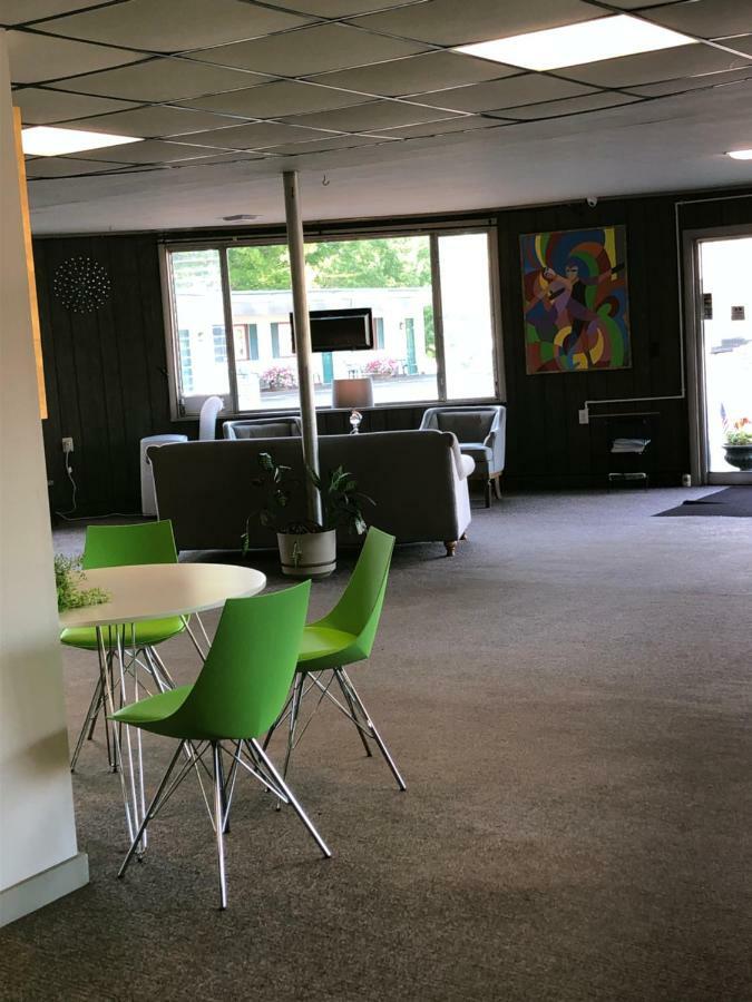 Lancaster Motor Inn Dış mekan fotoğraf